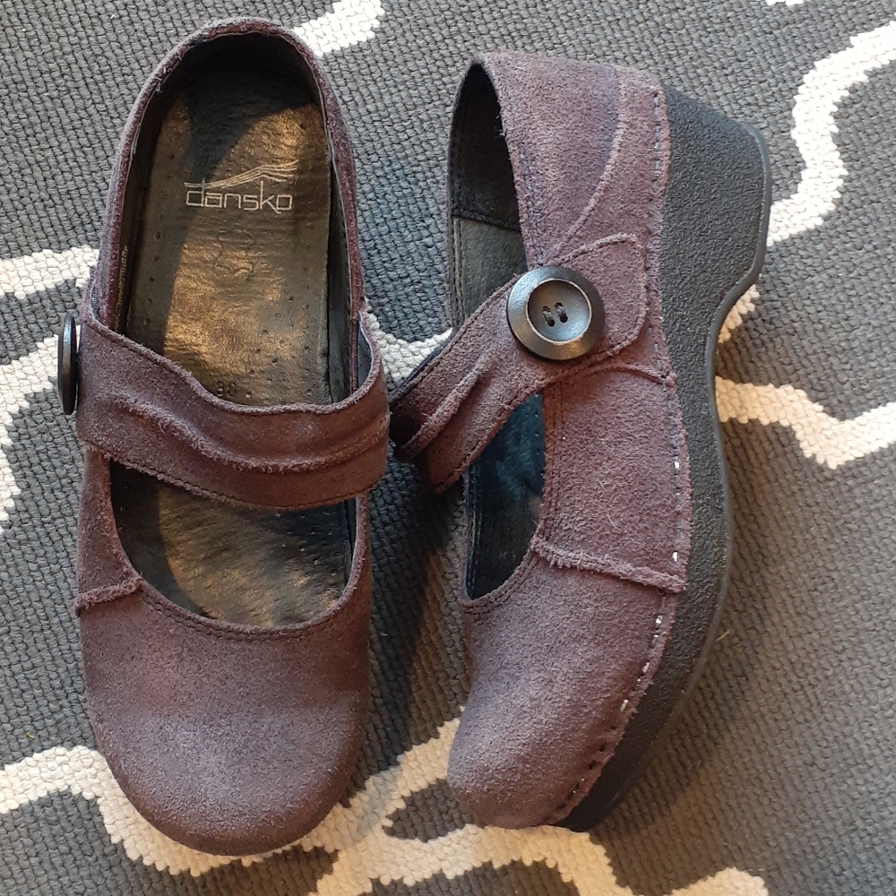 Dansko Crepe Suede Brown Button Mary Jane 38